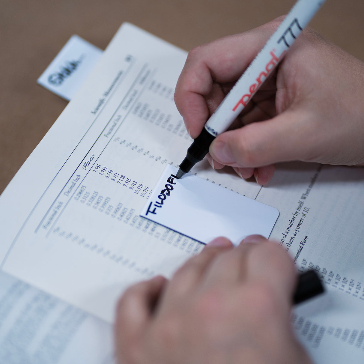 Magnetiske bogmærker 6x4 cm., hvide (2-pak)