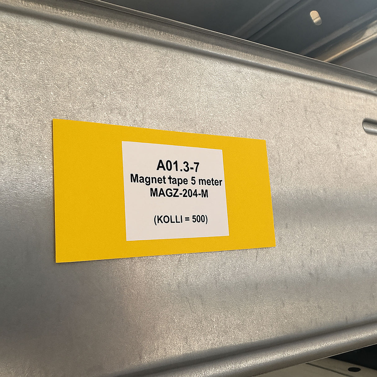 Hyldeforkant gul, magnetisk 8x4 cm.