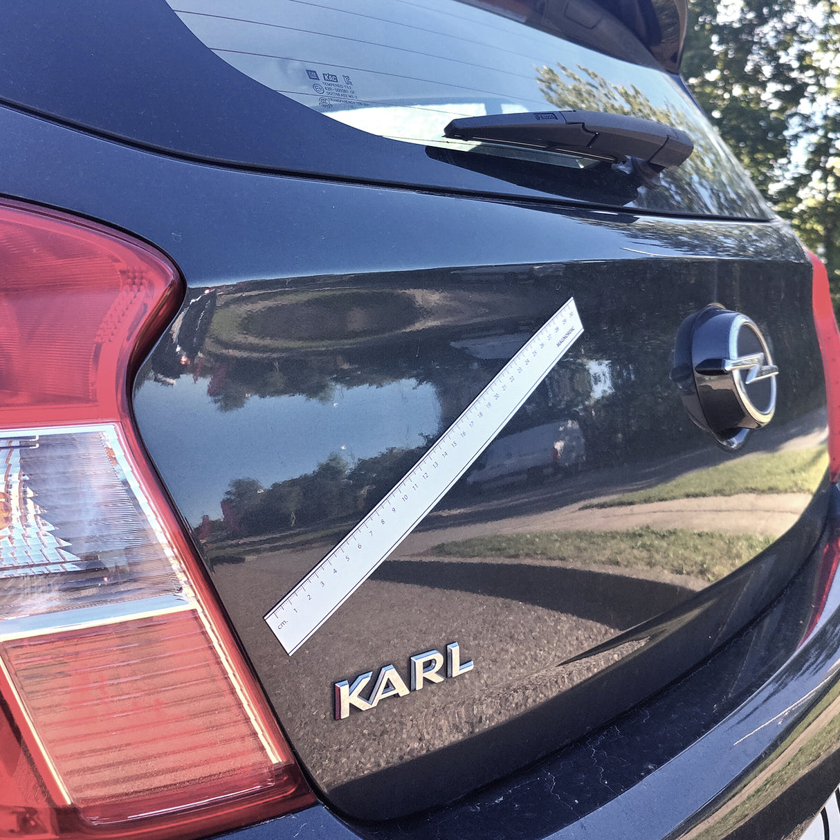 Magnetisk lineal hvid 30 cm. - sorte tal