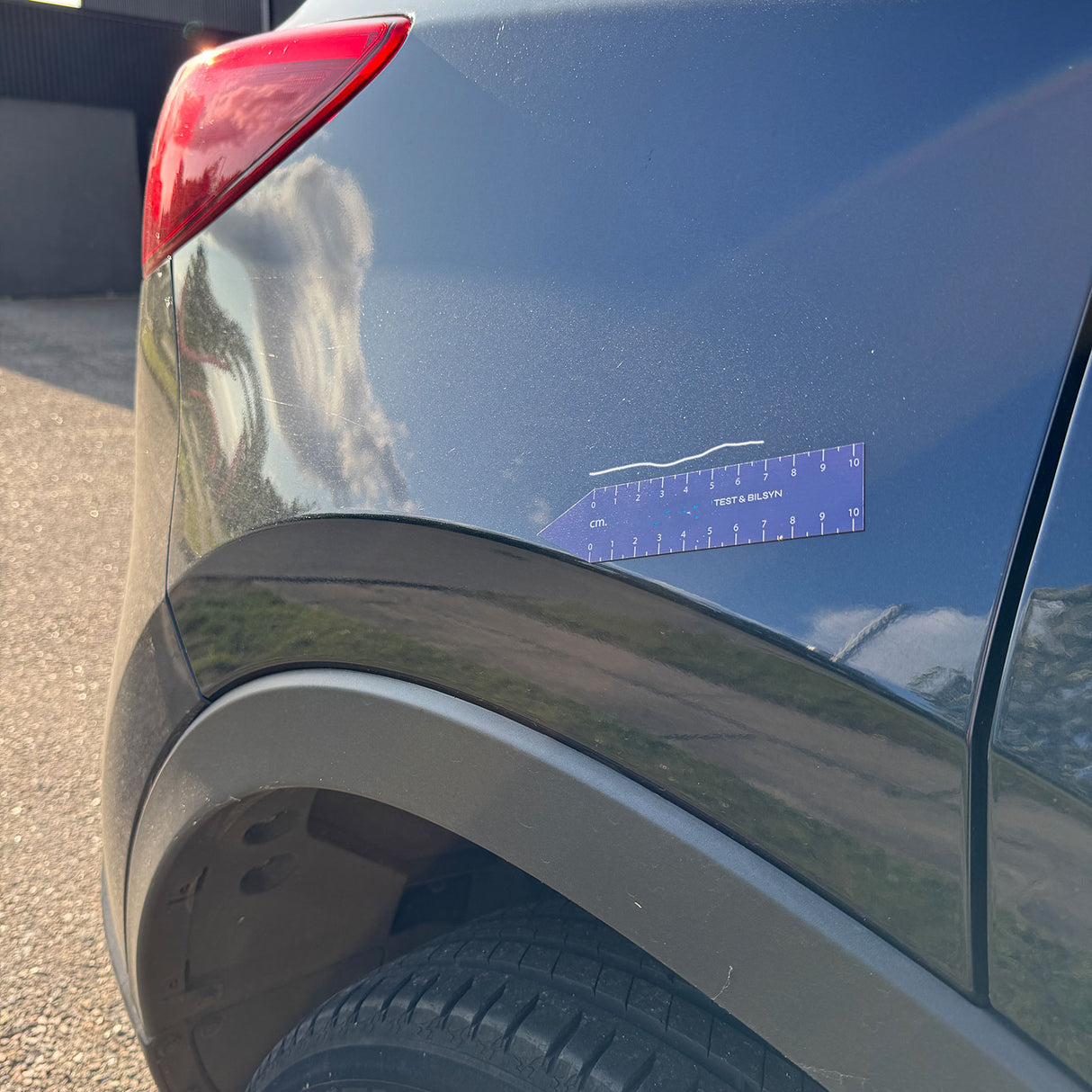 Magnetisk lineal m/hvide tal, 10 cm. (til logo-print)