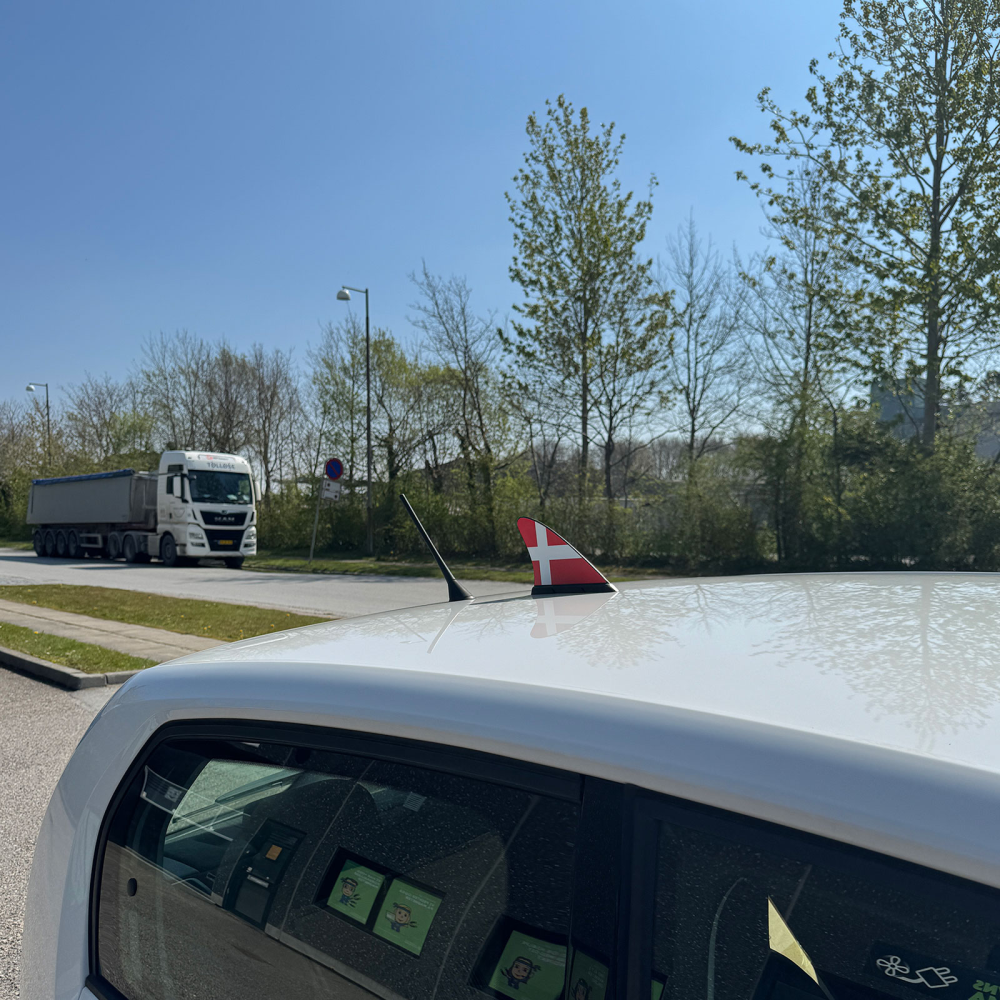 Flag til bilen 19x14 cm. (Danmark) - Magnetisk
