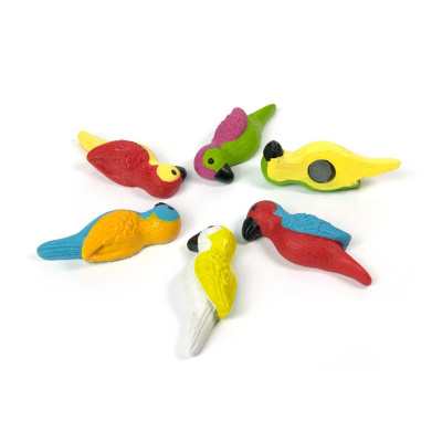 Parrot magneterne fra Trendform er en pakke med 6 stærke køleskabsmagneter i forsk. farver