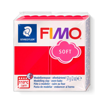 Fimo soft rød i varianten julerød. Du får pakke med 57 gram, der er rigeligt til at lave 6-8 små figurer med. Ovntid for Fimo Soft er 30 minutter ved 110 grader.