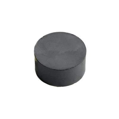 Ferritmagnet disc str. 40x20 mm. Vælg ferritmagneter, når du skal bruge magneter ved høje temperaturer eller udendørs.