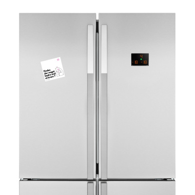 Gør dit køleskab mere personligt med en kramme-magnet 8x8 cm.