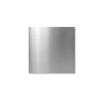 Magnetisk ståltavle 10x10 cm. Kan bruges som magnetflade til æsker eller som lille magnettavle. Sælges enkeltvis.