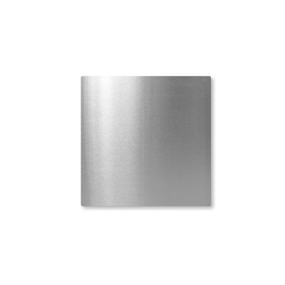 Magnetisk ståltavle 10x10 cm. Kan bruges som magnetflade til æsker eller som lille magnettavle. Sælges enkeltvis.