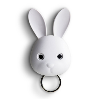 Bella Bunny nøgleholder fra det populære brand Qualy. Kan bære op til 15 nøgler i magneten i bunden! Denne kanin er hvid. Findes i mange andre varianter.