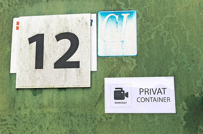 Brug magnetlommer som skilte til din private container